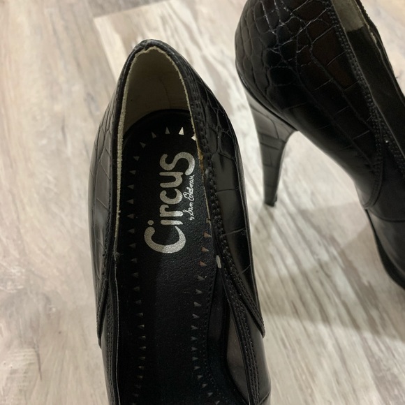 Heels - Picture 4 of 5